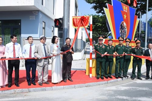 Hà Nội gắn biển tên phố mang tên Trung tướng Vũ Nam Long