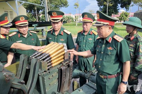 Đoàn công tác Tổng cục Hậu cần - Kỹ thuật làm việc với Quân khu 9 về công tác hậu cần, kỹ thuật