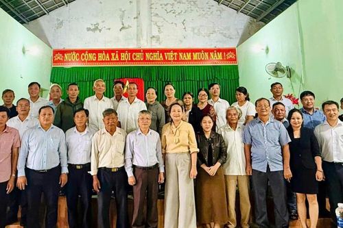 Phát huy vai trò tiên phong, gương mẫu của cán bộ, đảng viên tại địa phương