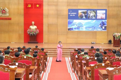 Nâng cao nhận thức bảo vệ môi trường, ứng phó biến đổi khí hậu cho lực lượng Công an