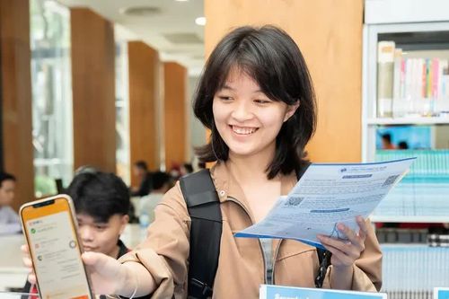 Nhập học thời số hóa: Thuận tiện phải đi cùng an toàn