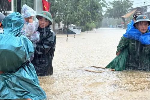 Mưa lớn gây ngập, sạt lở ở Đà Nẵng, Quảng Ngãi