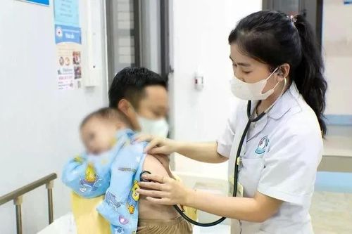Cúm A ở trẻ nhỏ có thể gây biến chứng nguy hiểm như viêm phổi