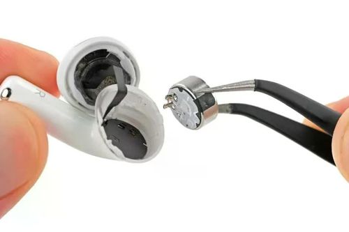 Mổ xẻ AirPods 5, cuối cùng Apple cũng cho sửa chữa 'một xíu'
