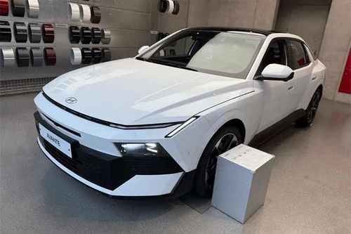 [GALLERY] Hyundai Elantra thế hệ mới bị chê 'giá chát' nhưng vẫn đắt khách