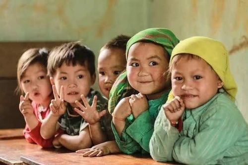 Những đôi mắt trong veo