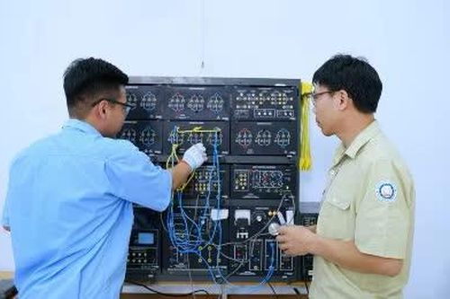 Đưa sinh viên vào doanh nghiệp: Đo năng lực bằng việc thật