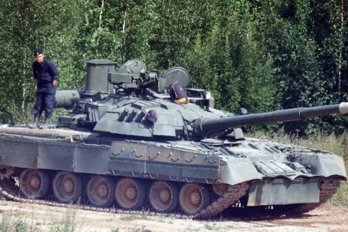 Nga tìm ra phương pháp đặc biệt để sản xuất lượng lớn xe tăng T-80UE-1