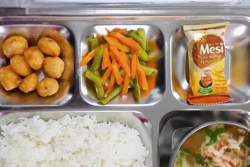 Siết quản lý an toàn suất ăn bán trú, phụ huynh cùng tham gia giám sát