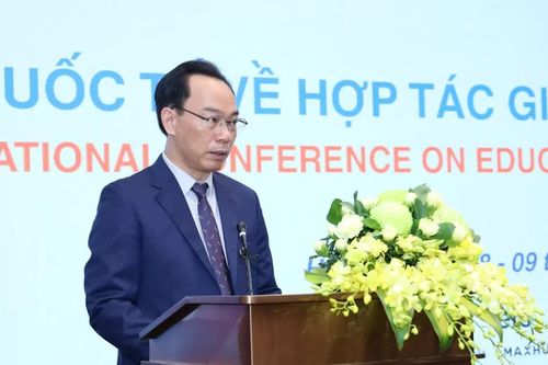 Phát triển con người là mục tiêu xuyên suốt của đổi mới giáo dục