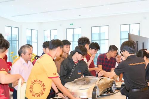 Chủ động chia sẻ kinh nghiệm ứng dụng AI trong giáo dục để nâng cao chất lượng