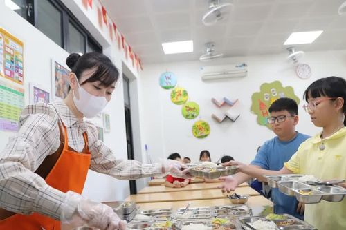 Dự kiến bãi bỏ điều kiện kinh doanh khoáng sản và đơn giản hóa thủ tục an toàn thực phẩm