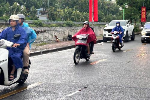 Thời tiết ngày 8/10: Mưa lớn tiếp diễn ở Trung Bộ