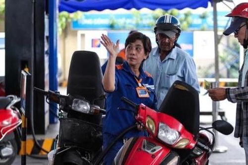 Giá dầu diesel giảm gần 600 đồng/lít, xăng tiếp tục tăng