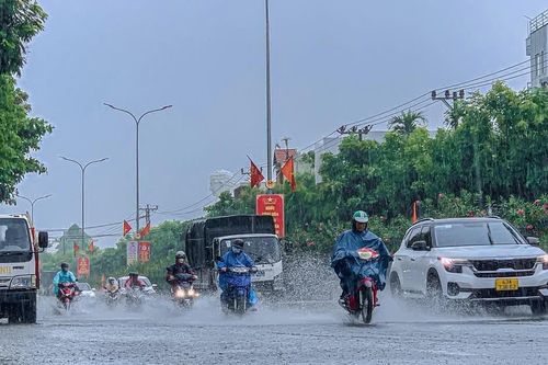 Mưa lớn mở rộng ra Thanh Hóa đến Quảng Trị