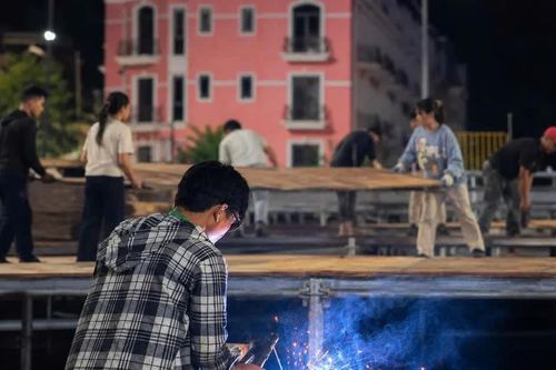 Gần 100 người xuyên ngày đêm dựng sân khấu Hoa hậu Việt Nam 2026