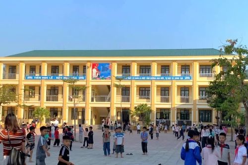 Nghệ An hỏa tốc xử nghiêm vụ hàng trăm học sinh nghỉ học