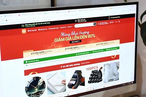 Tối nào cũng xem livestream cho vui, tốn bạc triệu, tiêu hết tiền tiết kiệm