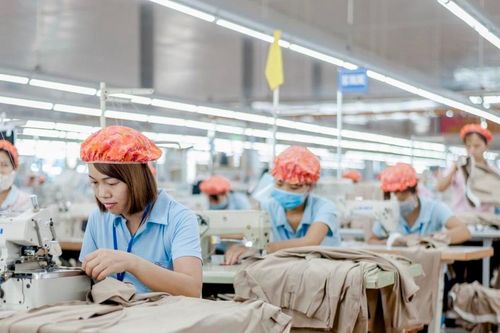'Nâng chuẩn' văn hóa ứng xử và kỷ luật lao động cho công nhân Việt Nam