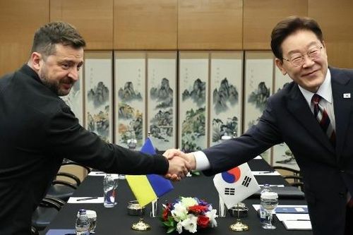 Hàn Quốc triệu đại sứ ở Ukraine về nước vì vụ 2 binh lính Triều Tiên