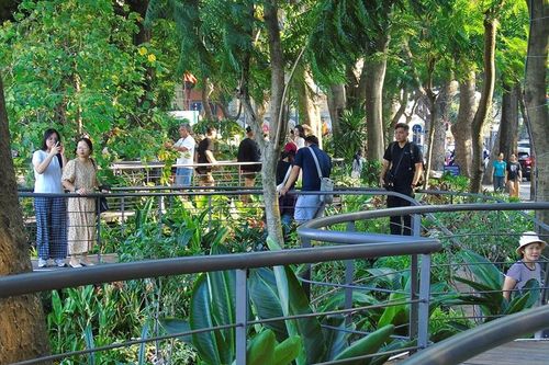 'Dải lụa ký ức' tạo thêm không gian trải nghiệm bên hồ Hoàn Kiếm