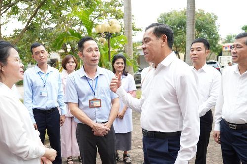 Chủ tịch UBND tỉnh Võ Trọng Hải chỉ đạo tháo gỡ khó khăn, nâng cao chất lượng các đơn vị y tế tuyến Quốc lộ 48