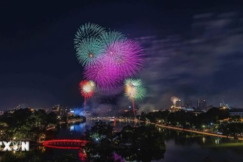 Hà Nội tổ chức bắn pháo hoa tại 3 điểm dịp kỷ niệm 72 năm Ngày Giải phóng Thủ đô