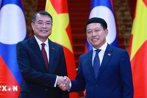 Thủ tướng Lê Minh Hưng hội đàm với Thủ tướng Lào Saleumxay Kommasith