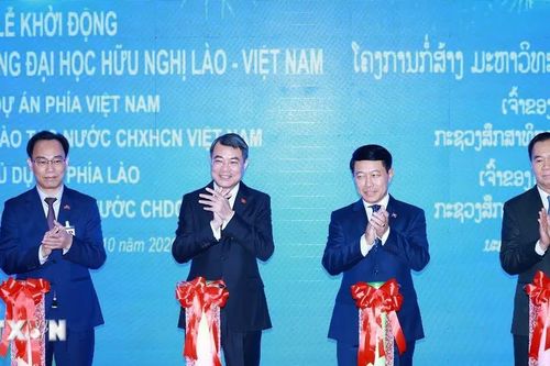 Thủ tướng Lê Minh Hưng và Thủ tướng Lào Saleumxay Kommasith dự Lễ khởi động dự án Trường Đại học Hữu nghị Lào-Việt Nam