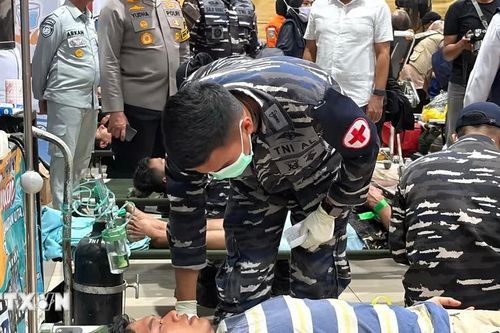 Indonesia bắt 3 lãnh đạo công ty liên quan vụ chìm tàu trên biển Java