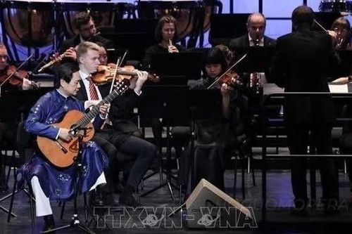 Từ Berlin, tiếng đàn guitar kể chuyện Việt Nam với thế giới