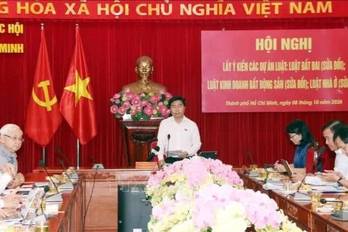 Giúp người dân tự thoát nghèo bền vững