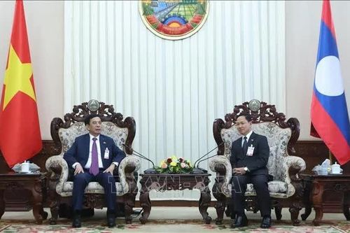 Đưa hợp tác quốc phòng Việt Nam-Lào ngày càng gắn kết chiến lược