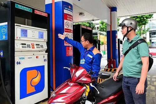 Giá xăng E10 tiếp tục tăng, tiến sát mốc 30.000 đồng mỗi lít