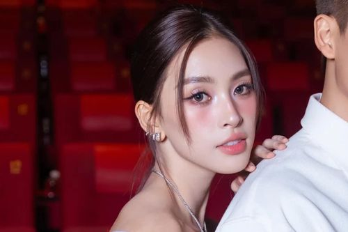 Tiểu Vy chính thức công khai với nam ca sĩ hơn tuổi