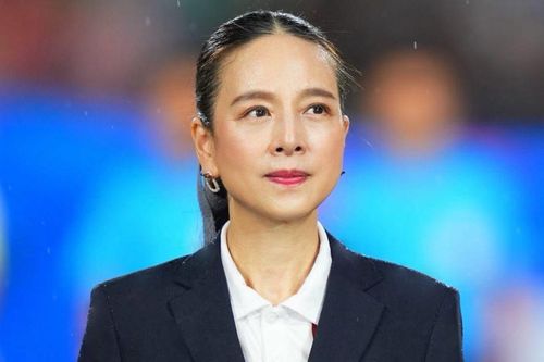 Chỉ có nhập tịch cầu thủ mới cứu được Madam Pang