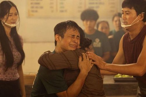 'Trại Buôn Người' cùng 2 bom tấn lọt top 3 phòng vé