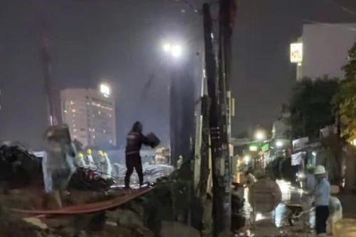 Tường bao dự án của Tập đoàn Bcons đổ sập, bùn đất tràn vào nhà dân