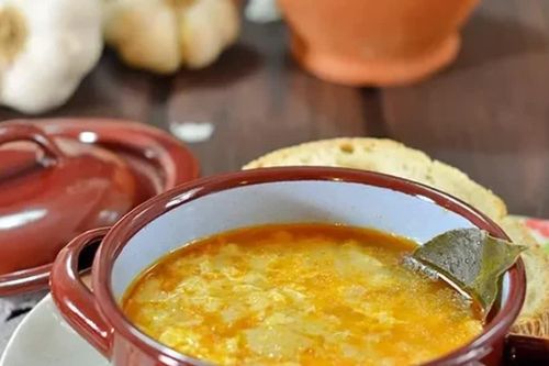 Súp tỏi Sopa de ajo Tây Ban Nha - món ăn nóng hổi cho những ngày mưa