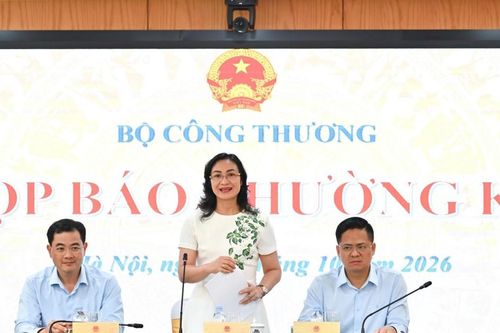 Trao quyền định giá xăng dầu cho doanh nghiệp gắn chặt với kiểm soát