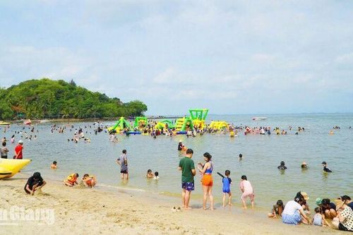 Hà Tiên đón hơn 3,3 triệu lượt khách, vượt kế hoạch năm 2026