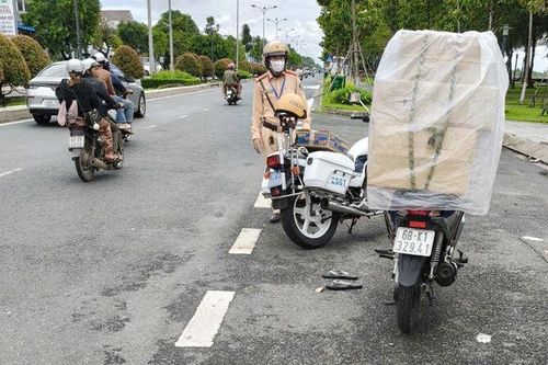 Phát hiện 1.500 bao thuốc lá không có hóa đơn, chứng từ