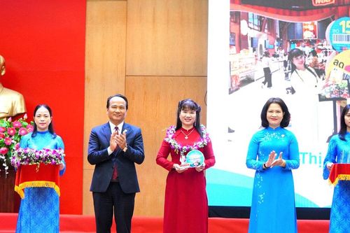 Đà Nẵng tôn vinh 50 gương phụ nữ làm kinh tế giỏi