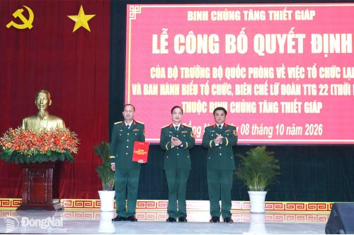 Công bố quyết định của Bộ trưởng Bộ Quốc phòng về việc tổ chức lại và ban hành biểu tổ chức biên chế Lữ đoàn Tăng thiết giáp 22