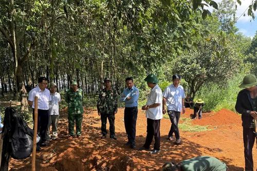 Quy tập thêm một hài cốt liệt sĩ tại làng Bi