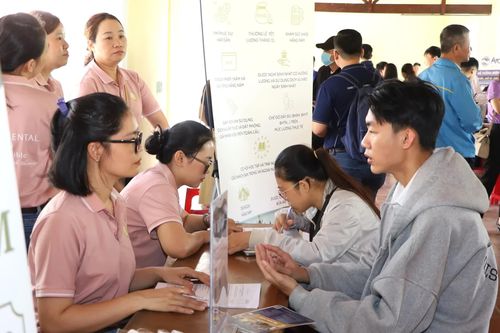 Hơn 2.700 vị trí việc làm cần tuyển trong tháng 10