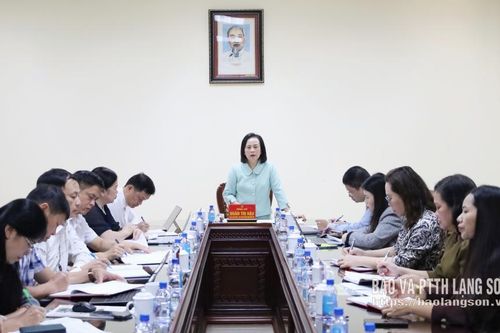 Đồng chí Phó Bí thư Tỉnh ủy, Chủ tịch HĐND tỉnh làm việc với Trường Chính trị Hoàng Văn Thụ
