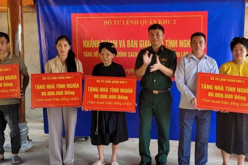 Lâm Thượng khánh thành, bàn giao 4 "Nhà tình nghĩa" cho gia đình chính sách