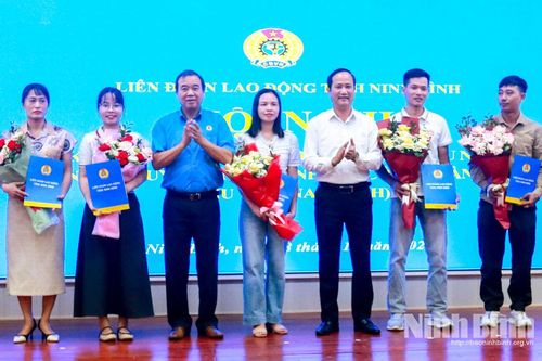 Công bố Quyết định thành lập 16 Công đoàn cơ sở trong các Khu công nghiệp khu vực Nam Định