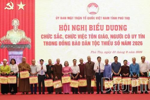 Phát huy vai trò của người có uy tín trong cộng đồng